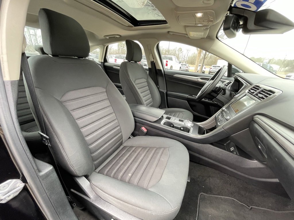 Used 2019 Ford Fusion SE image 31