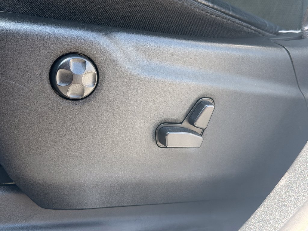 Used 2019 Jeep Grand Cherokee Altitude RWD image 18