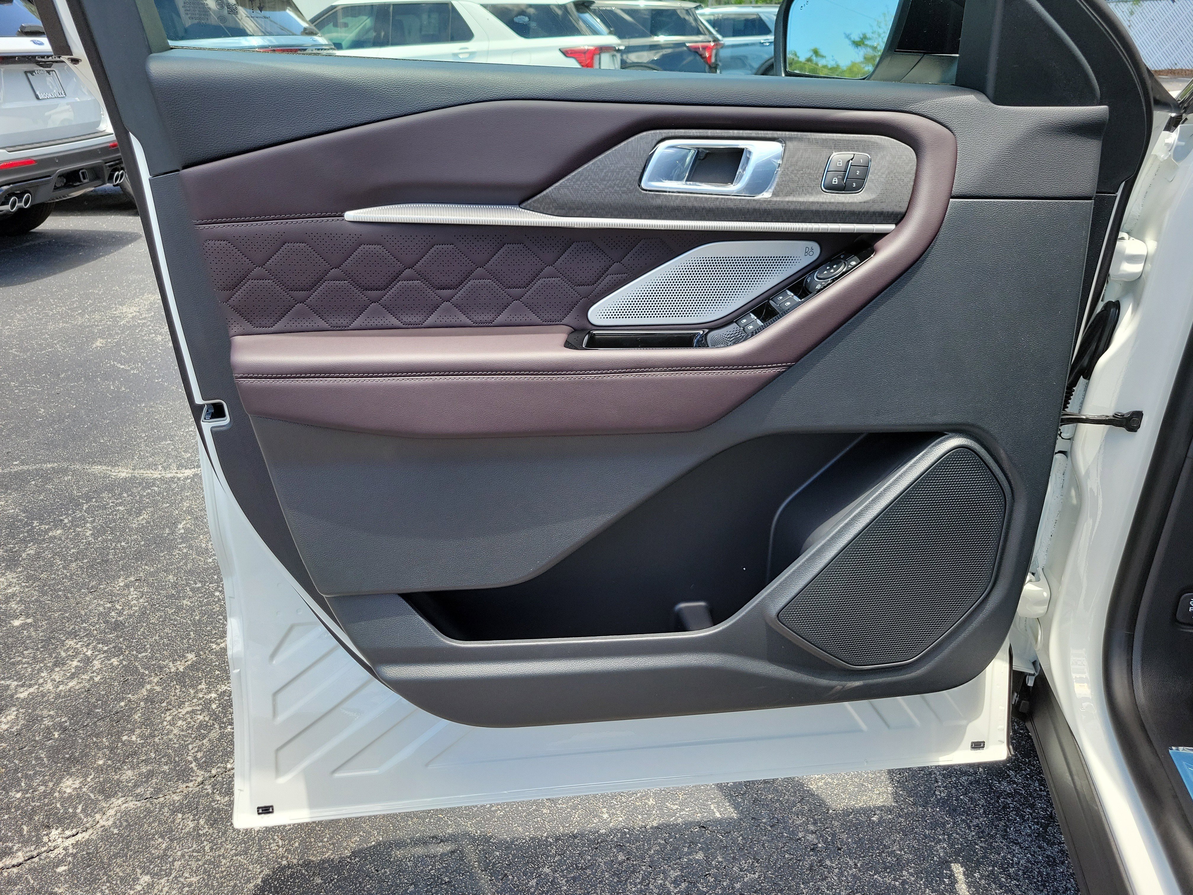 New 2026 Ford Explorer Platinum w/ LUX Leather Package AWD/4WD image 19