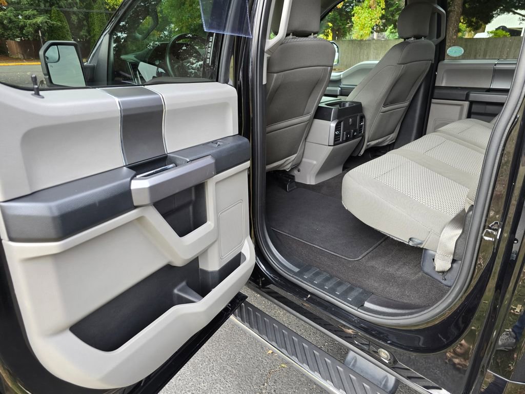 Used 2019 Ford F150 XLT w/ Equipment Group 302A Luxury AWD/4WD image 18