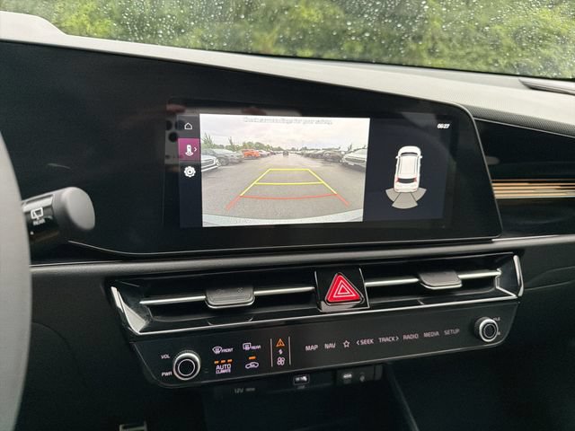 Used 2024 Kia Niro EX Touring FWD image 28