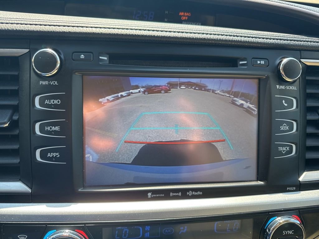 Used 2017 Toyota Highlander Plus AWD/4WD image 19
