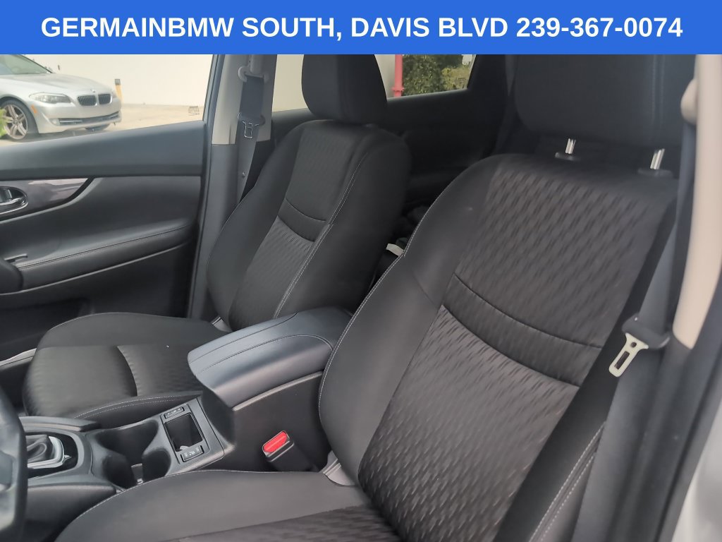 Used 2018 Nissan Rogue SV FWD image 11