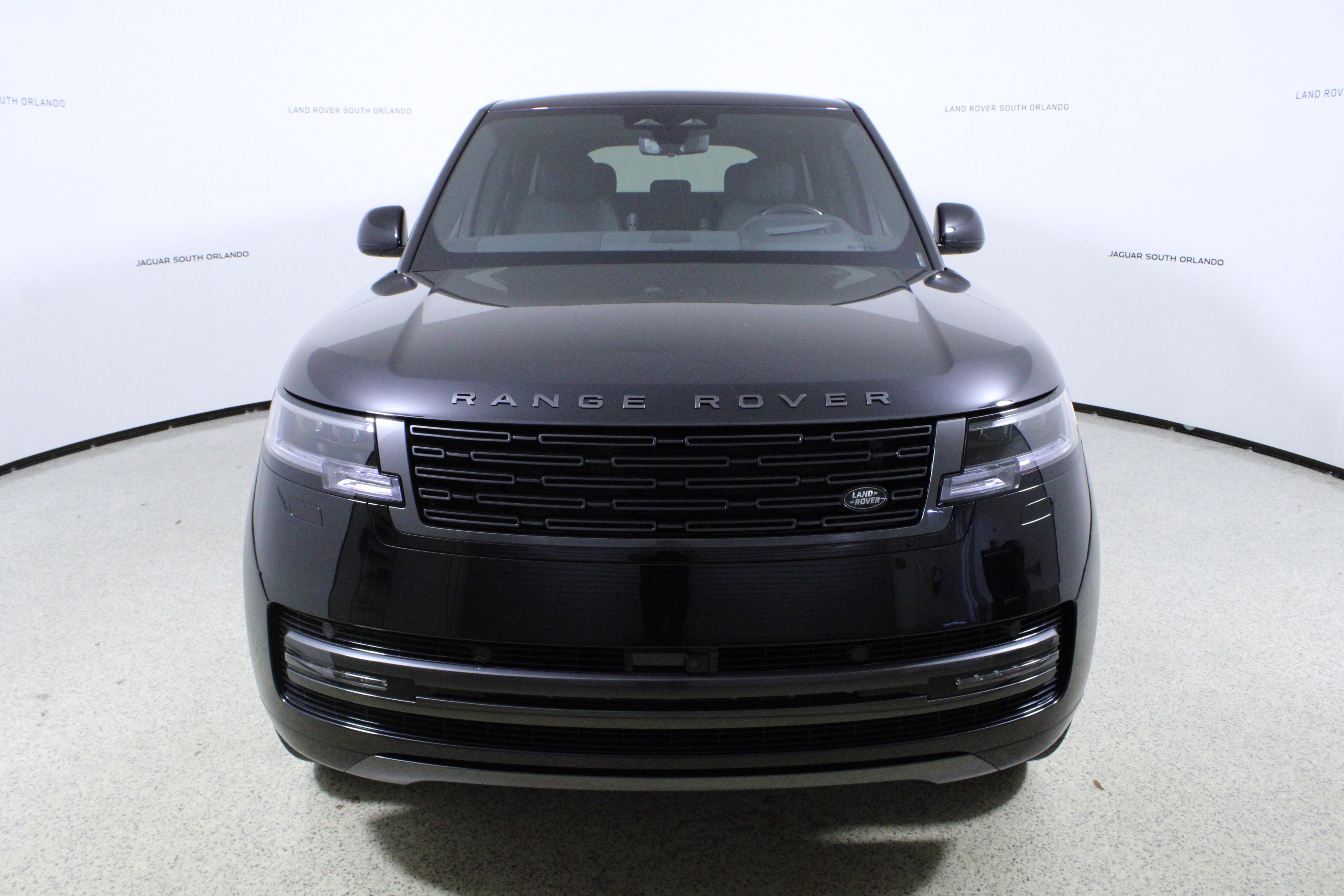New 2026 Land Rover Range Rover SE image 2