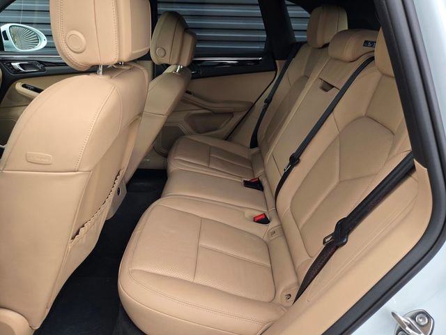 Used 2025 Porsche Macan image 13