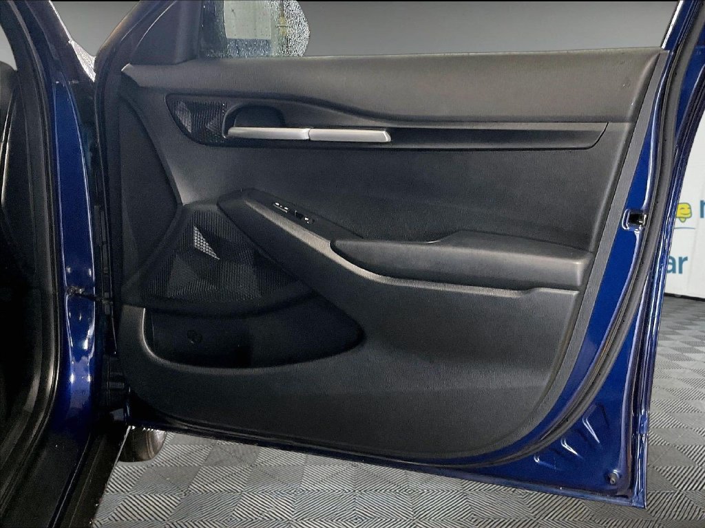 Used 2025 Kia Seltos LX AWD/4WD image 12