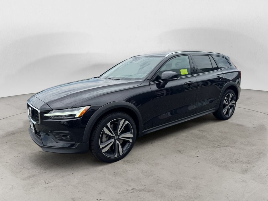 New 2026 Volvo V60 B5 Cross Country Plus w/ Protection Package Premier AWD/4WD image 2