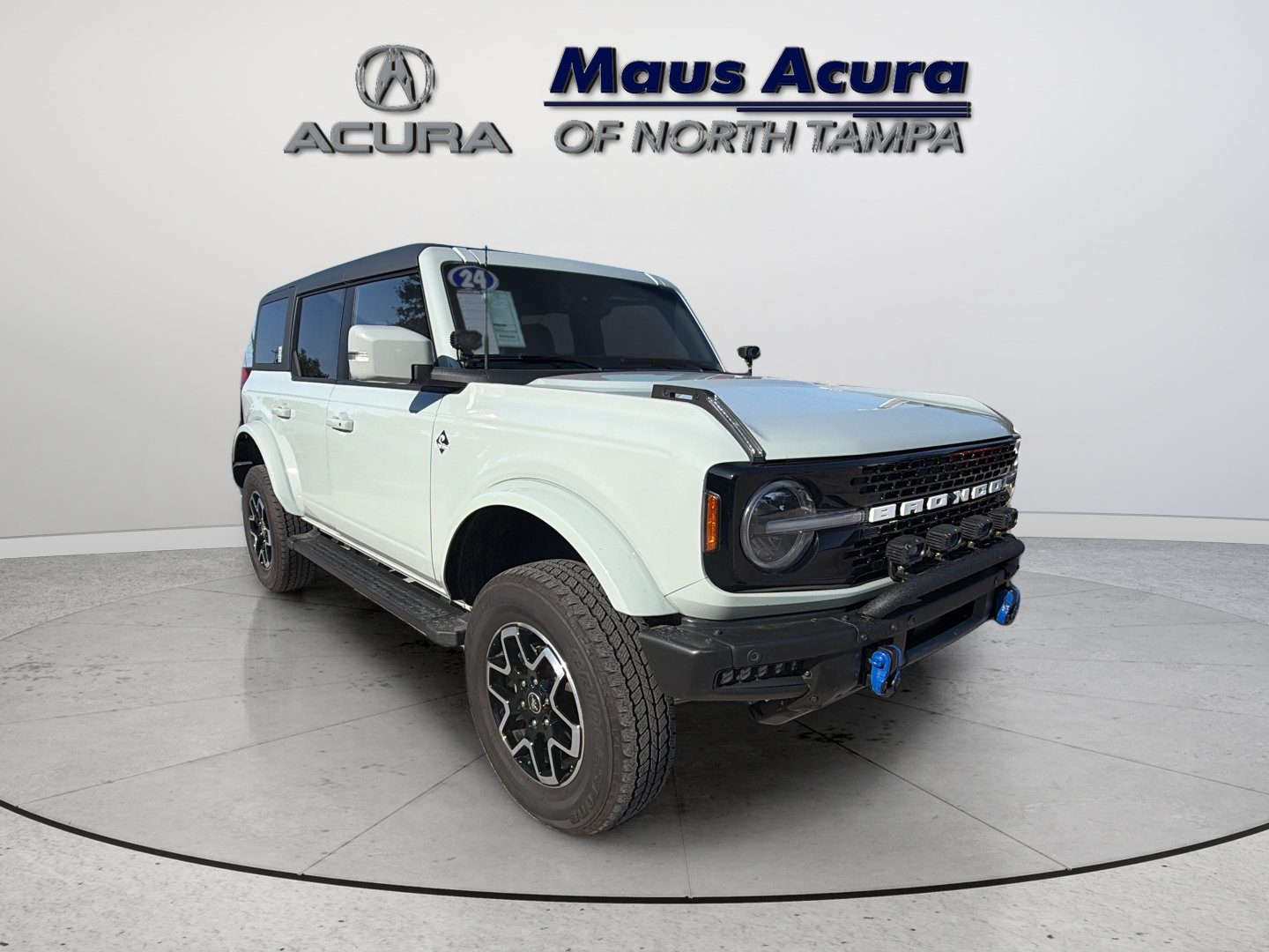 Used 2024 Ford Bronco Outer Banks AWD/4WD image 2