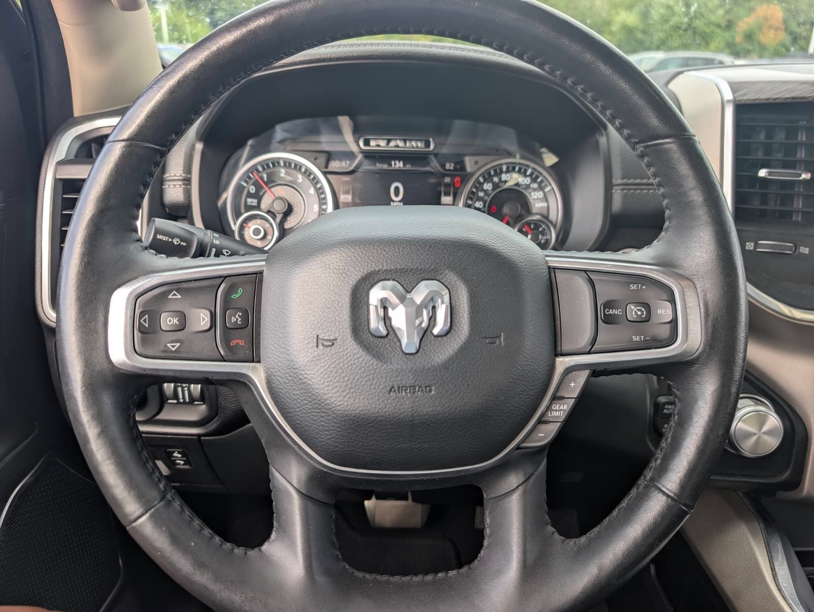 Used 2020 RAM 1500 Laramie AWD/4WD image 32