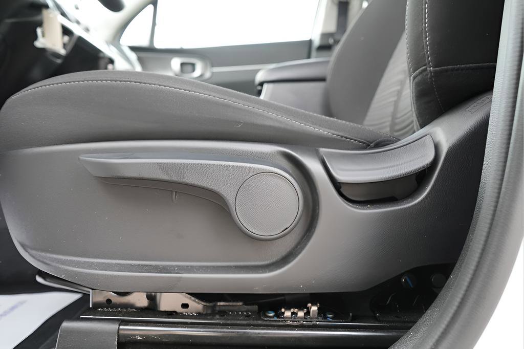 Used 2023 Kia Sorento LX AWD/4WD image 23