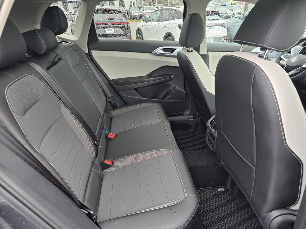 New 2026 Volkswagen Taos SE image 42