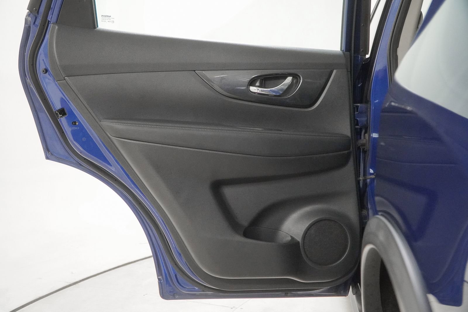 Used 2018 Nissan Rogue S image 37