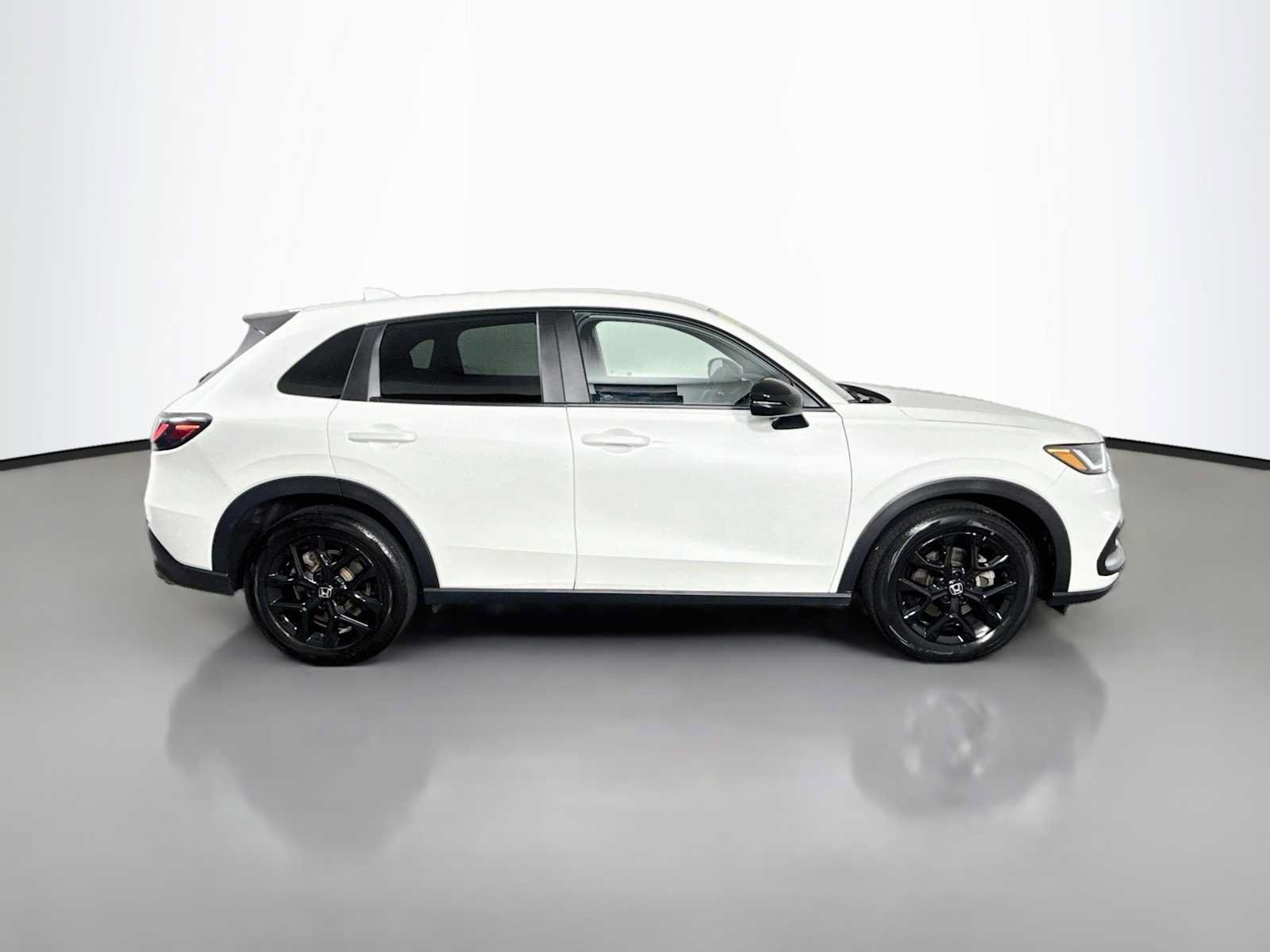 Used 2025 Honda HR-V Sport image 8