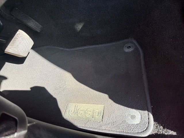 Used 2021 Jeep Gladiator Sport AWD/4WD image 12