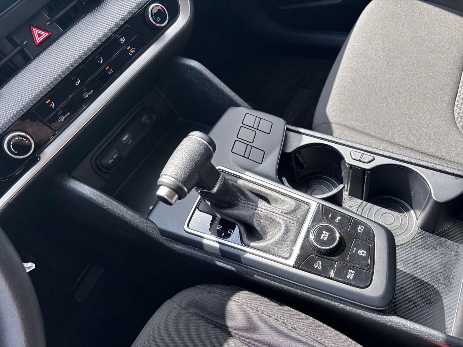 Used 2025 Kia Sportage LX image 40