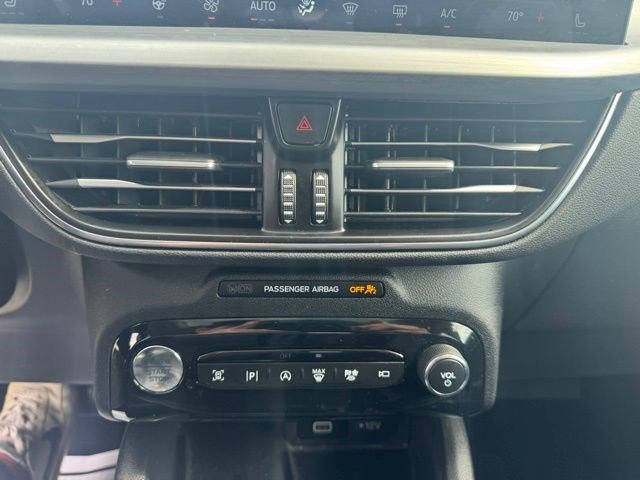 Certified 2024 Ford Escape Platinum w/ Class II Trailer Tow Package AWD/4WD image 20