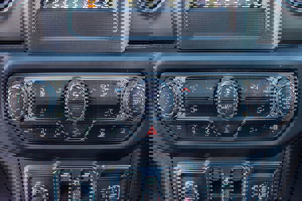 Used 2022 Jeep Wrangler Unlimited Sport image 28