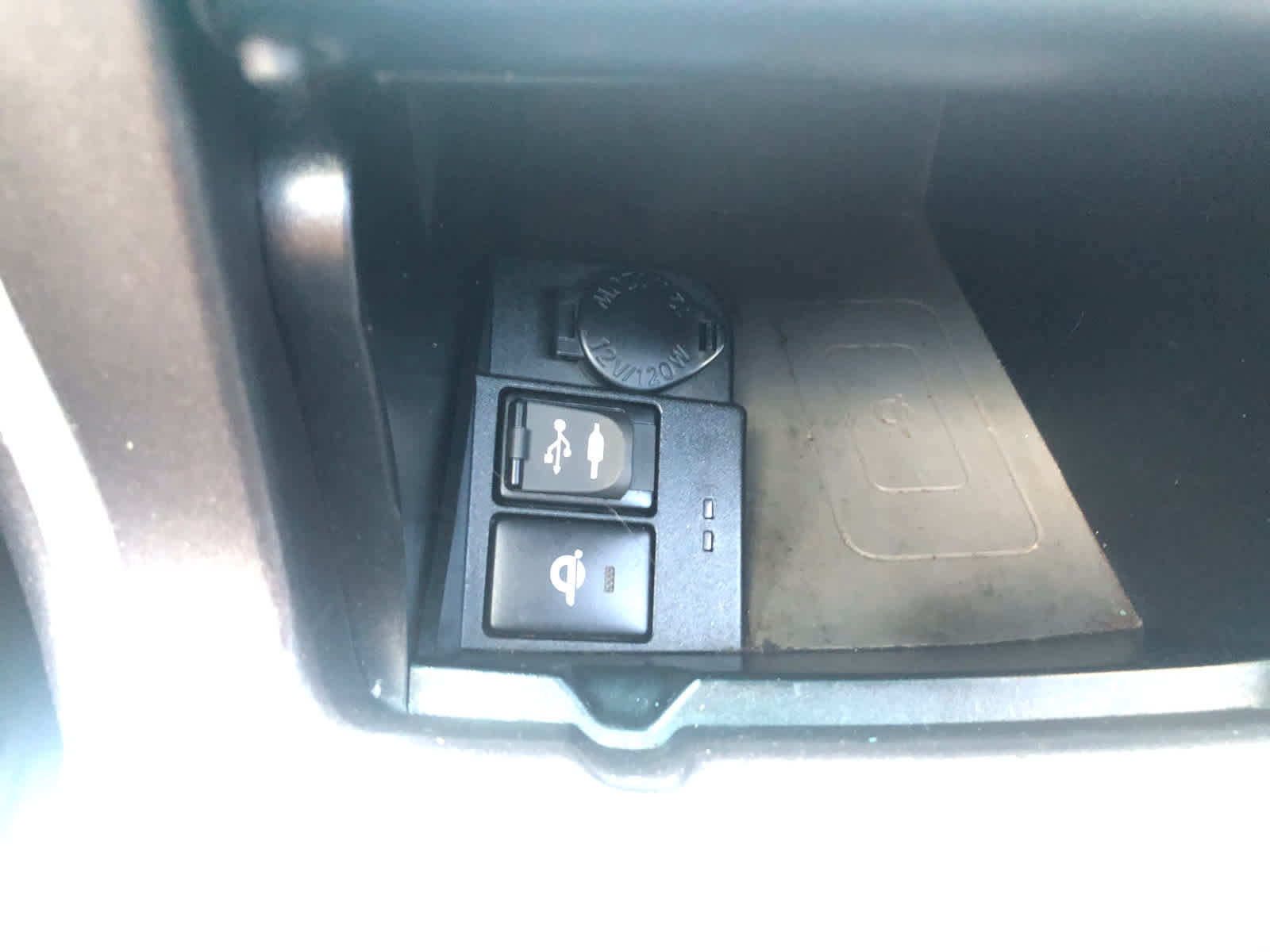 Used 2017 Toyota Camry XLE FWD image 18