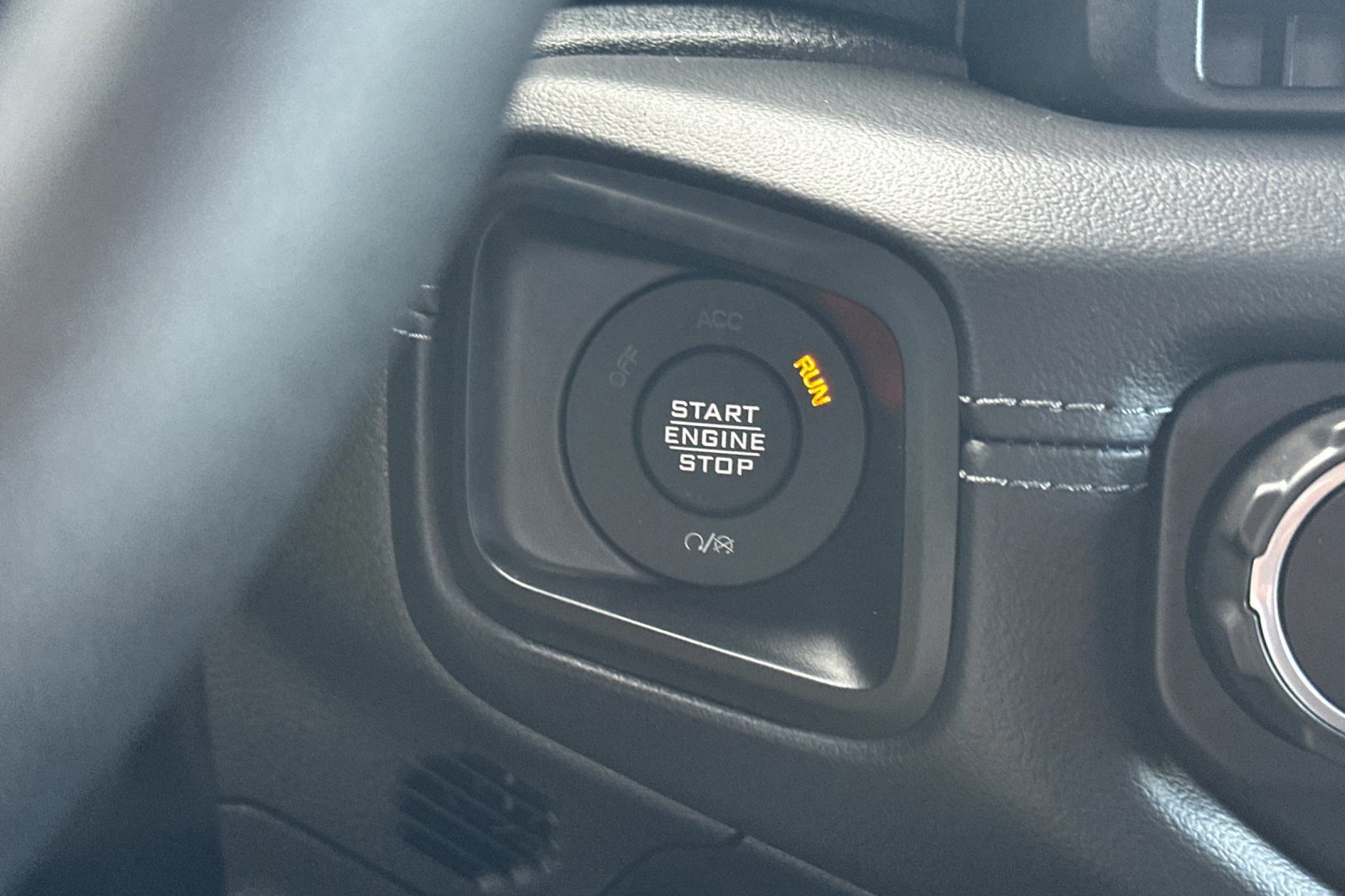 New 2025 Jeep Gladiator Mojave w/ Convenience Group image 21