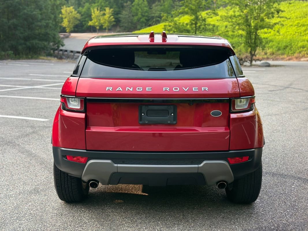 Used 2017 Land Rover Range Rover Evoque SE image 6