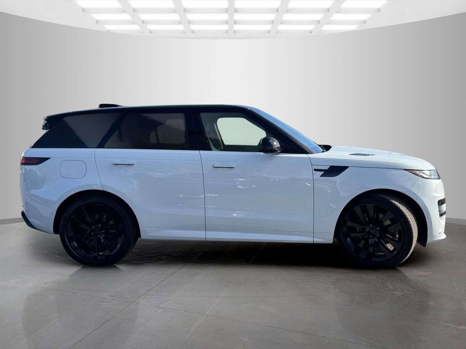 New 2026 Land Rover Range Rover Sport Dynamic SE image 4