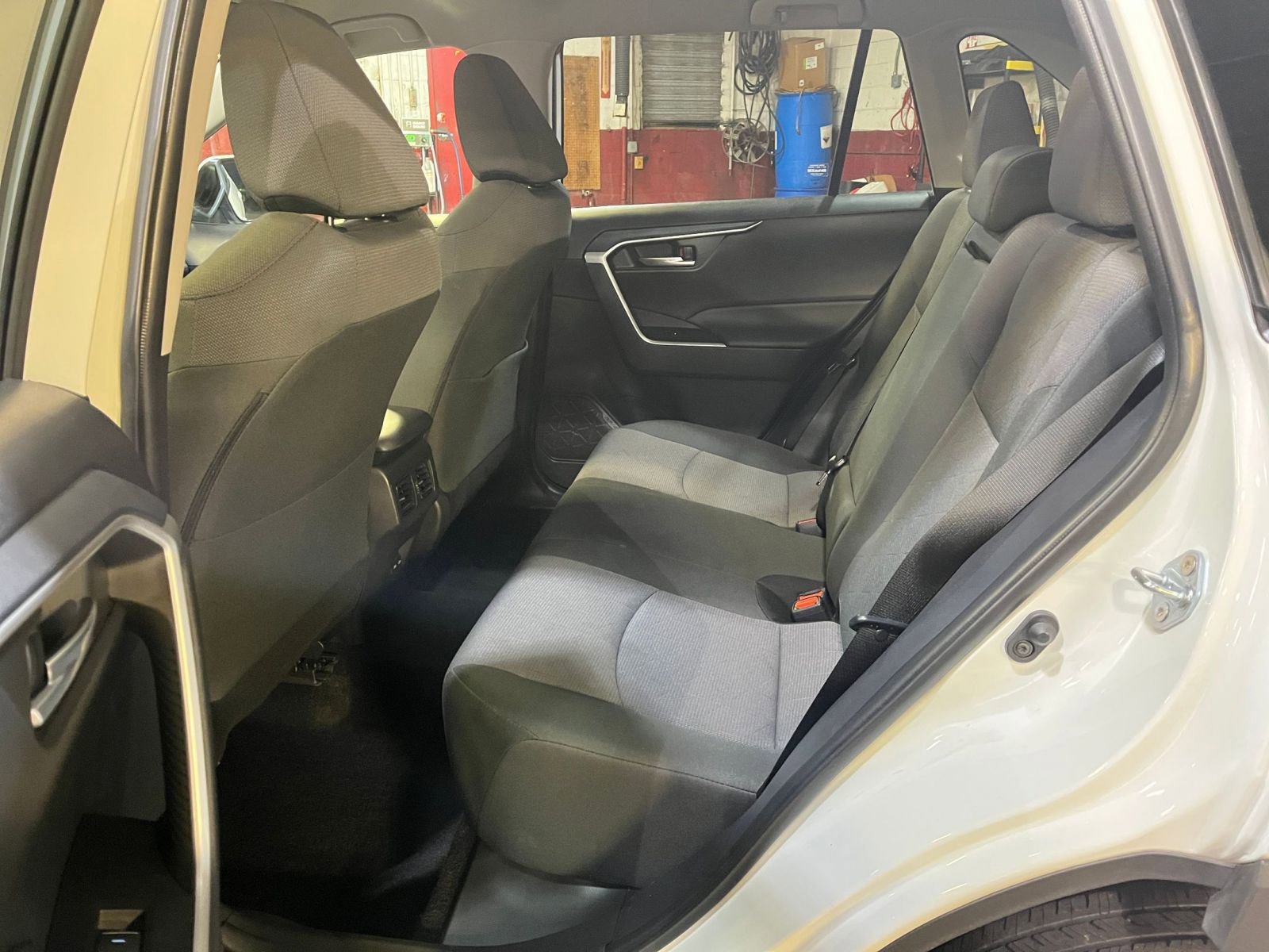 Used 2025 Toyota RAV4 XLE image 25