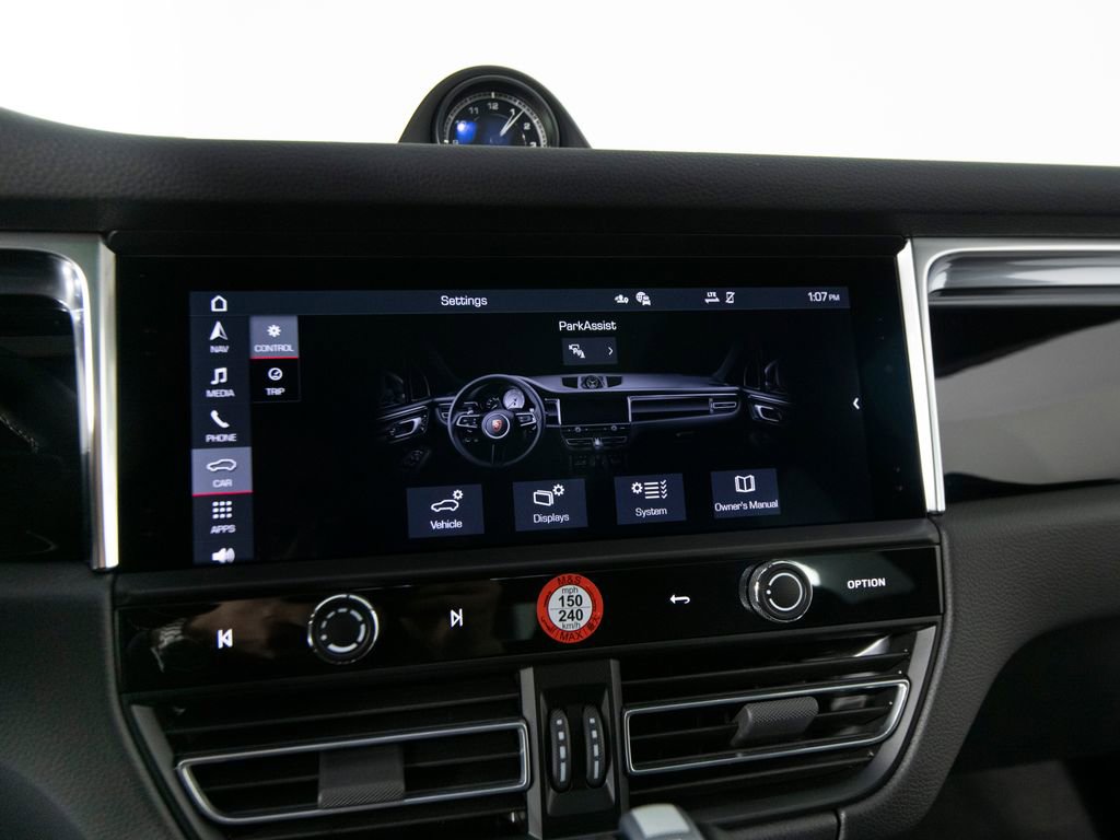 Certified 2025 Porsche Macan image 25