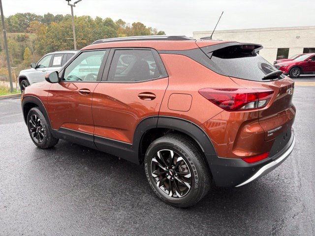 Used 2021 Chevrolet TrailBlazer LT w/ Sun and Liftgate Package AWD/4WD image 3