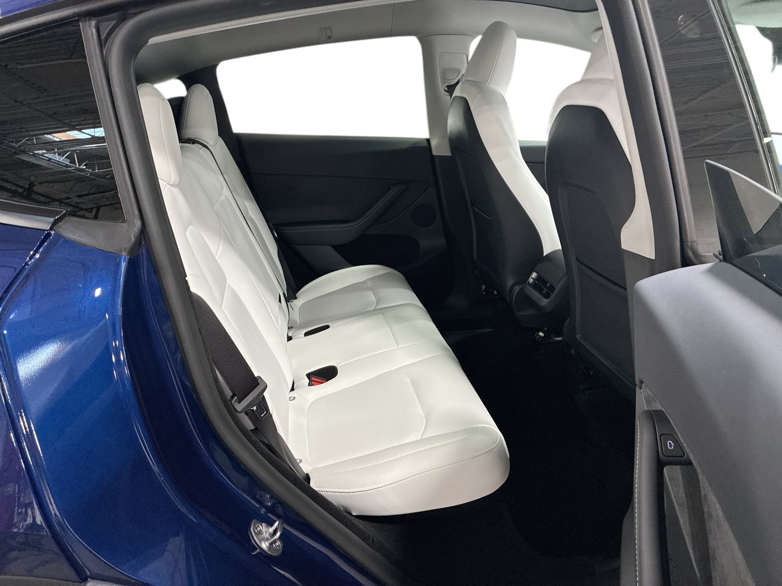 Certified 2023 Tesla Model Y Long Range AWD/4WD image 11