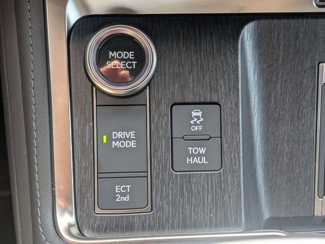Used 2024 Lexus GX 550 w/ Accessory Package (2T) AWD/4WD image 24
