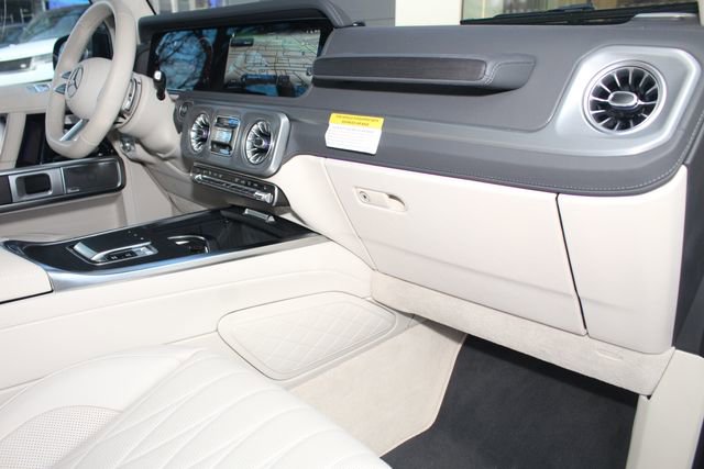 Used 2025 Mercedes-Benz G 550 image 25