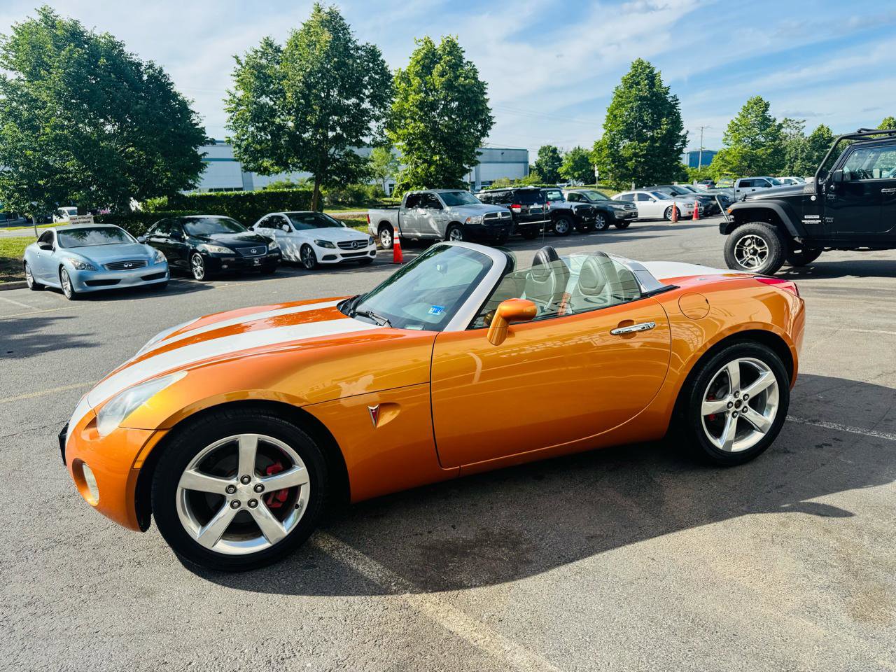 Used 2006 Pontiac Solstice Convertible w/ Premium Package RWD image 26