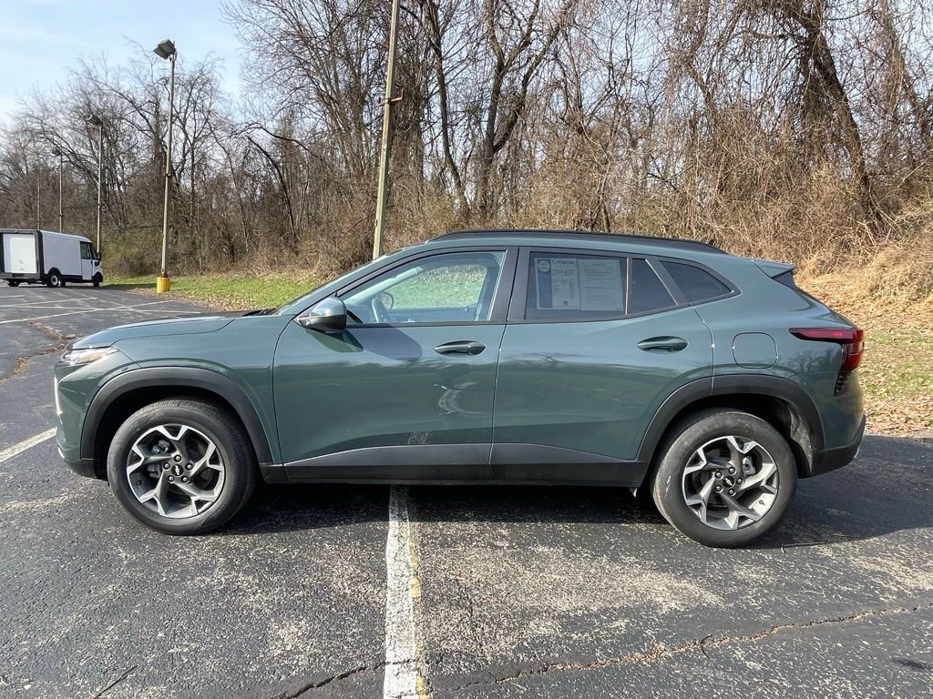 Certified 2025 Chevrolet Trax LT w/ LT Convenience Package image 6
