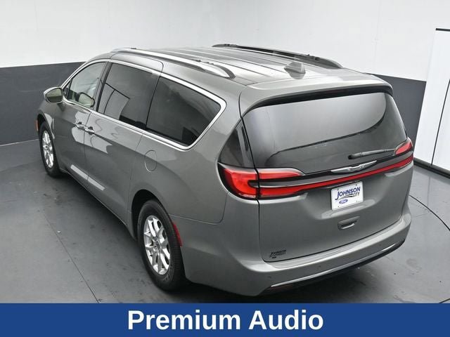 Used 2021 Chrysler Pacifica Touring-L image 23