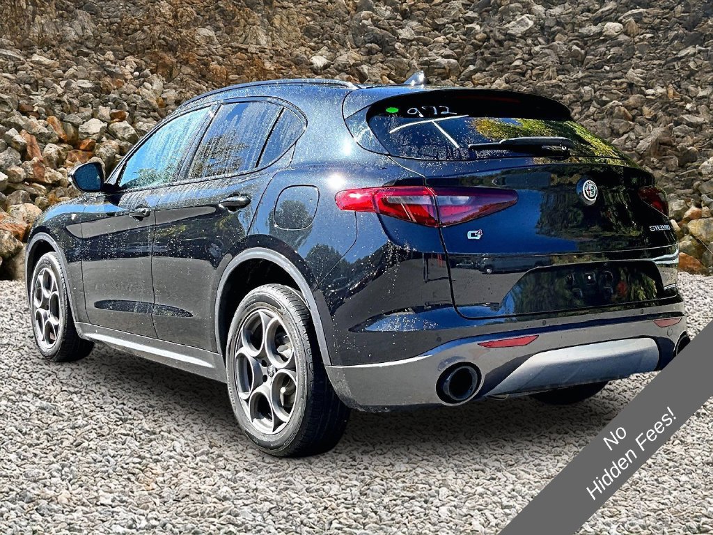 Used 2023 Alfa Romeo Stelvio Ti AWD/4WD image 10