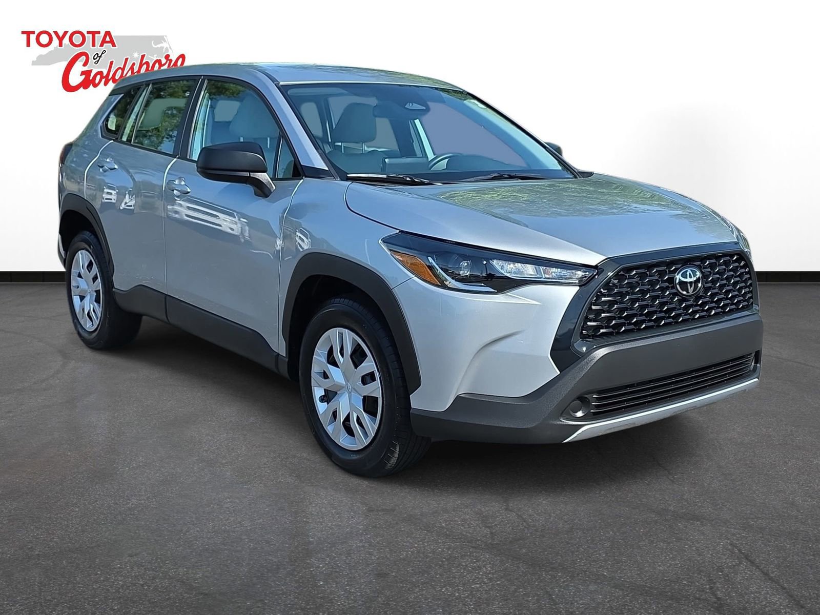 Used 2024 Toyota Corolla Cross L FWD image 3