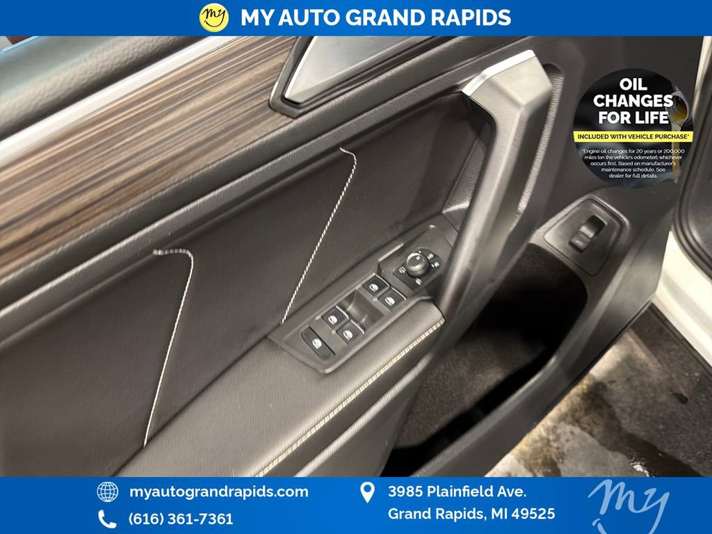 Used 2023 Volkswagen Tiguan SEL R-Line AWD/4WD image 11