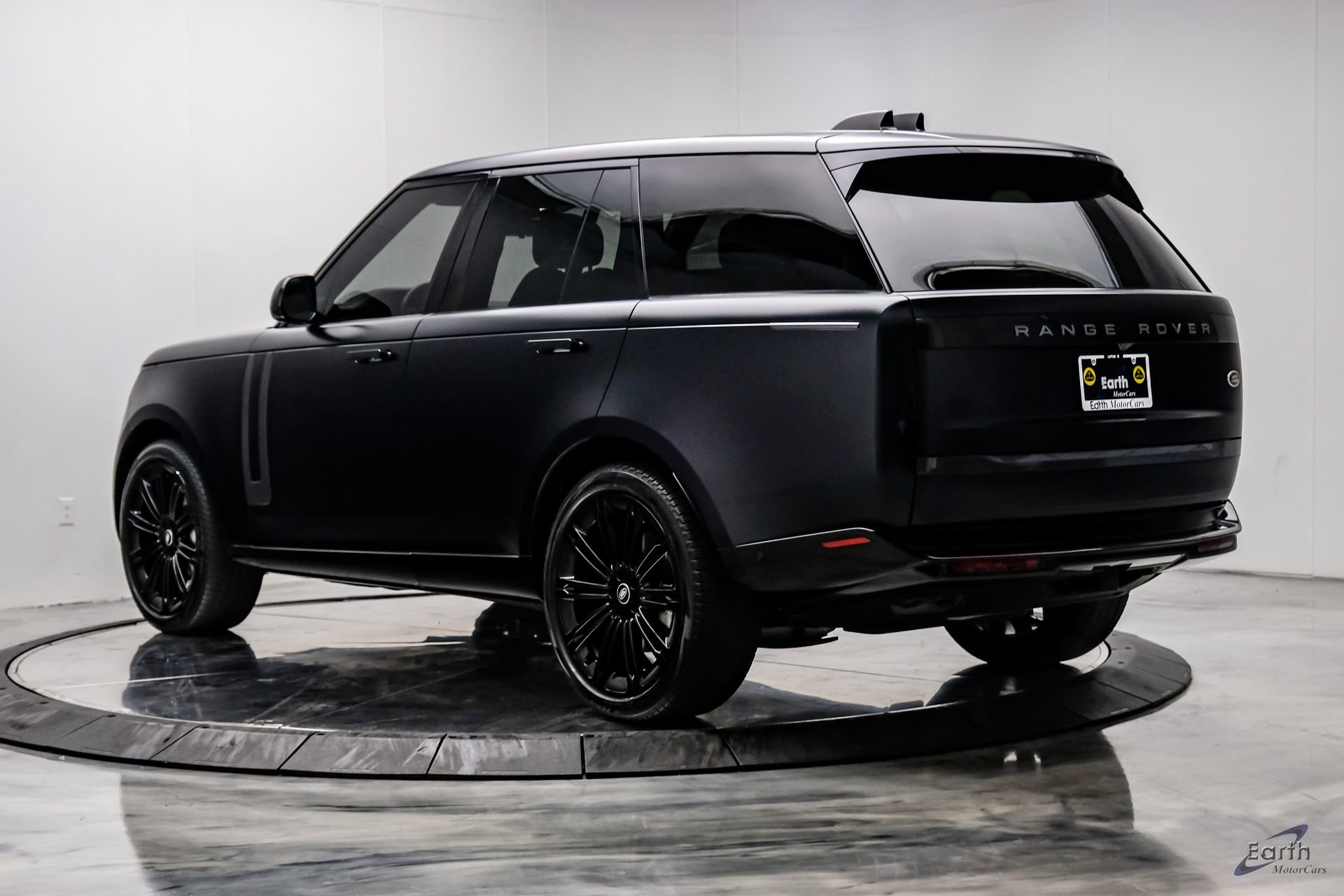 Used 2023 Land Rover Range Rover SE image 10