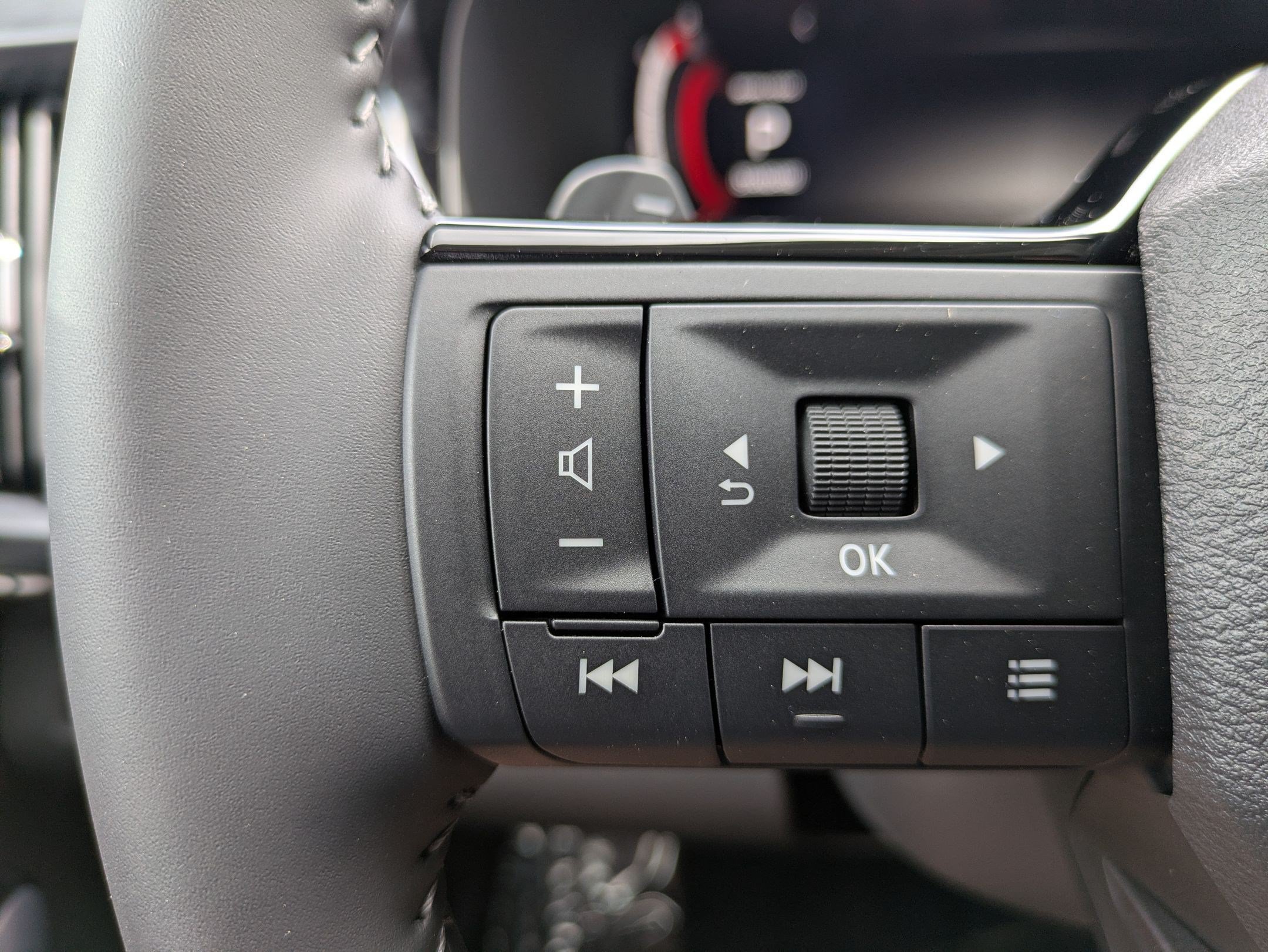 New 2026 Nissan Pathfinder SL FWD image 16