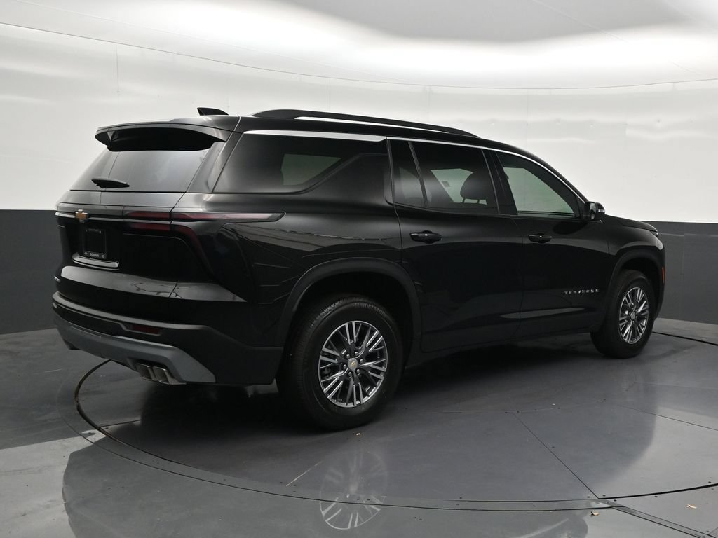 Used 2026 Chevrolet Traverse LT FWD image 5