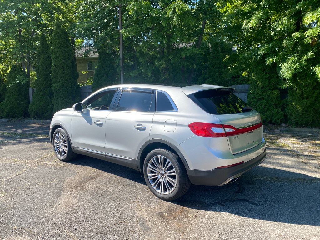 Used 2016 Lincoln MKX Reserve w/ Climate Package AWD/4WD image 3