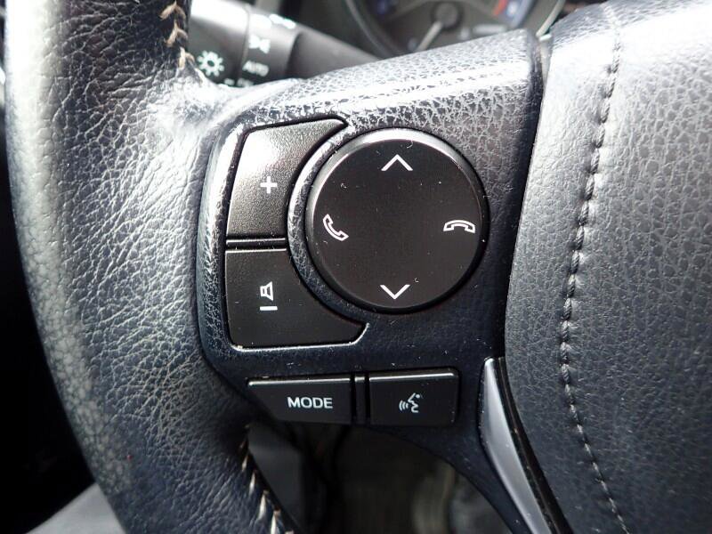 Used 2018 Toyota Corolla iM image 15