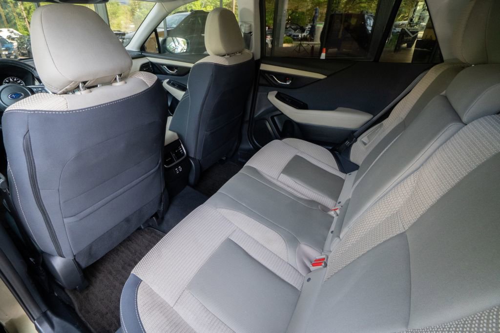 Used 2024 Subaru Outback Premium AWD/4WD image 17