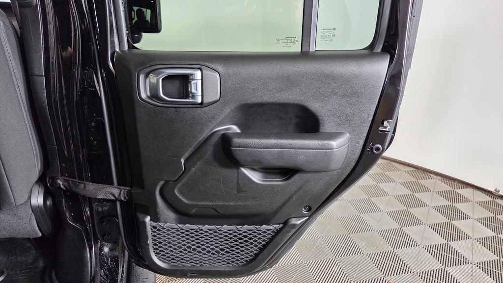 Used 2022 Jeep Gladiator Mojave AWD/4WD image 29