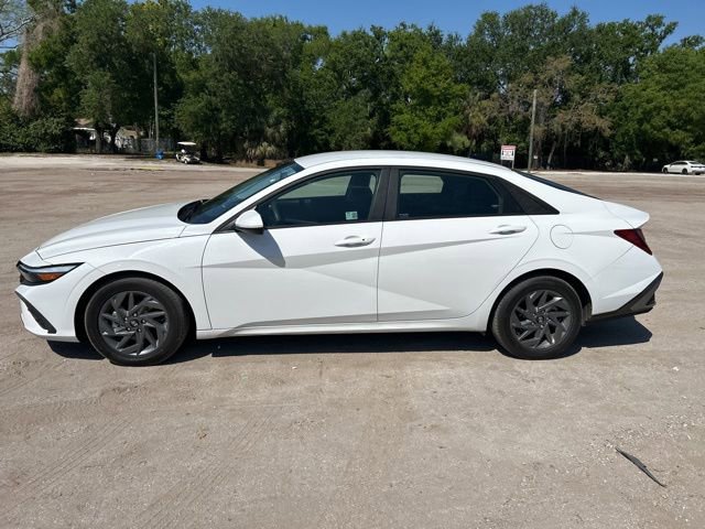Used 2024 Hyundai Elantra SEL image 16