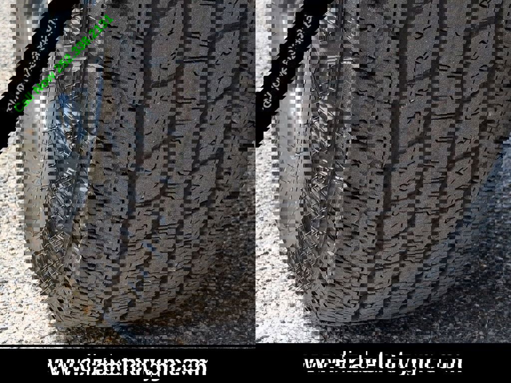 Used 2024 GMC Canyon Elevation image 13