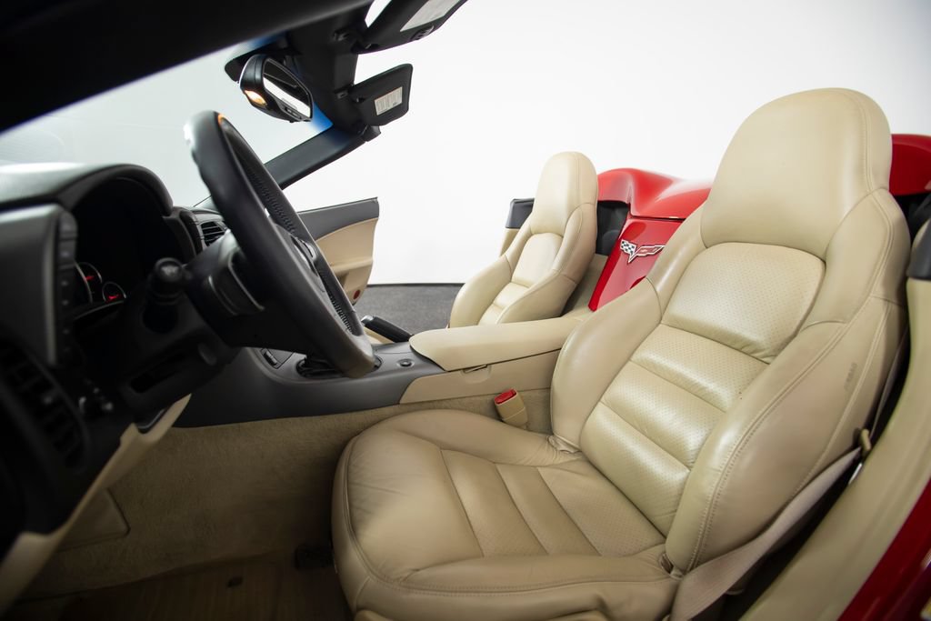 Used 2007 Chevrolet Corvette Convertible w/ Preferred Equipment Group RWD image 3