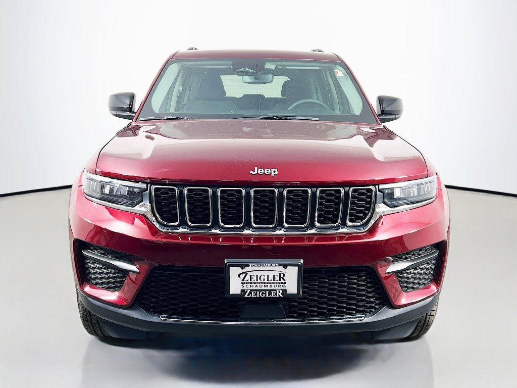 Used 2024 Jeep Grand Cherokee Laredo X AWD/4WD image 2
