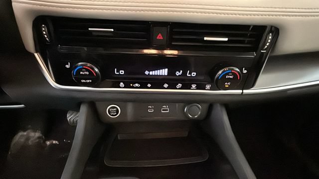 Used 2021 Nissan Rogue SV AWD/4WD image 22