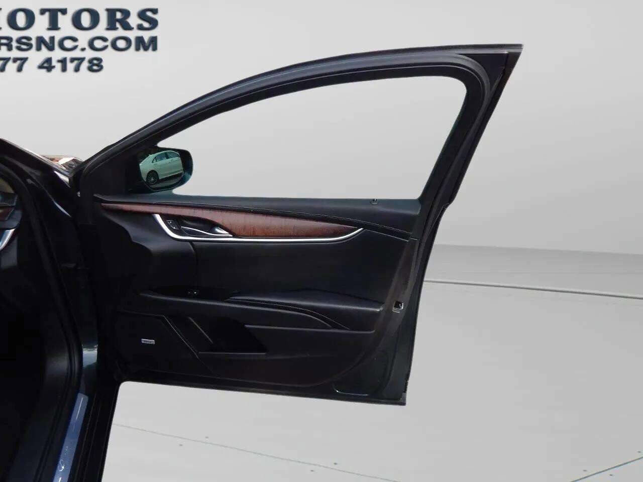 Used 2019 Cadillac XTS Luxury image 38